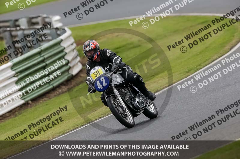 Vintage motorcycle club;eventdigitalimages;mallory park;mallory park trackday photographs;no limits trackdays;peter wileman photography;trackday digital images;trackday photos;vmcc festival 1000 bikes photographs